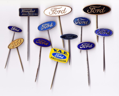Oldtimer ford oval logo pin - logo,